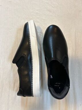 Black Slip-On Women's Casual Sneakers